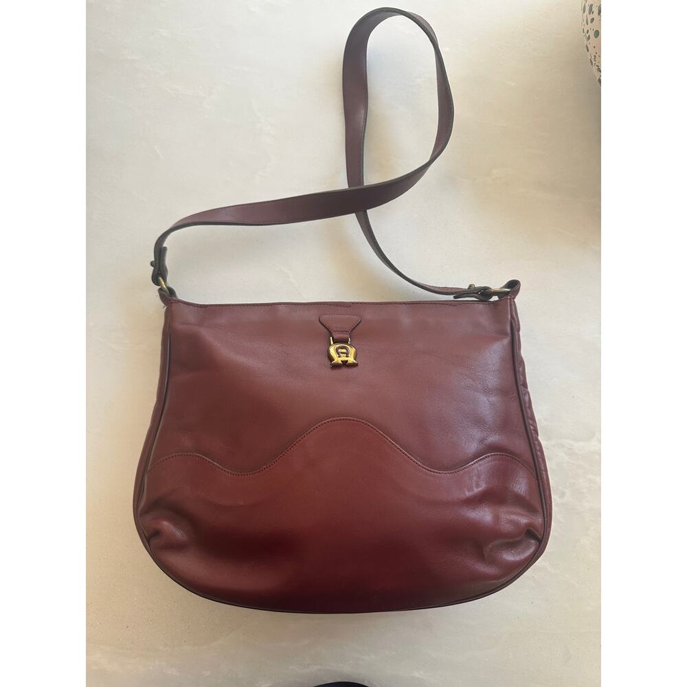 Vintage 70’s/80’s Etienne Aigner o blood leather handbag